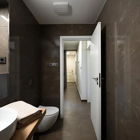 Modern In Karlin - Fully Equipped *